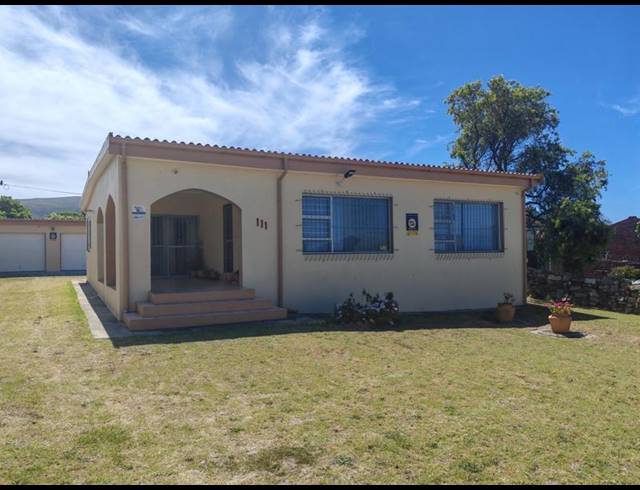 3 BEDROOM HOUSE FOR SALE IN SANDBAAI